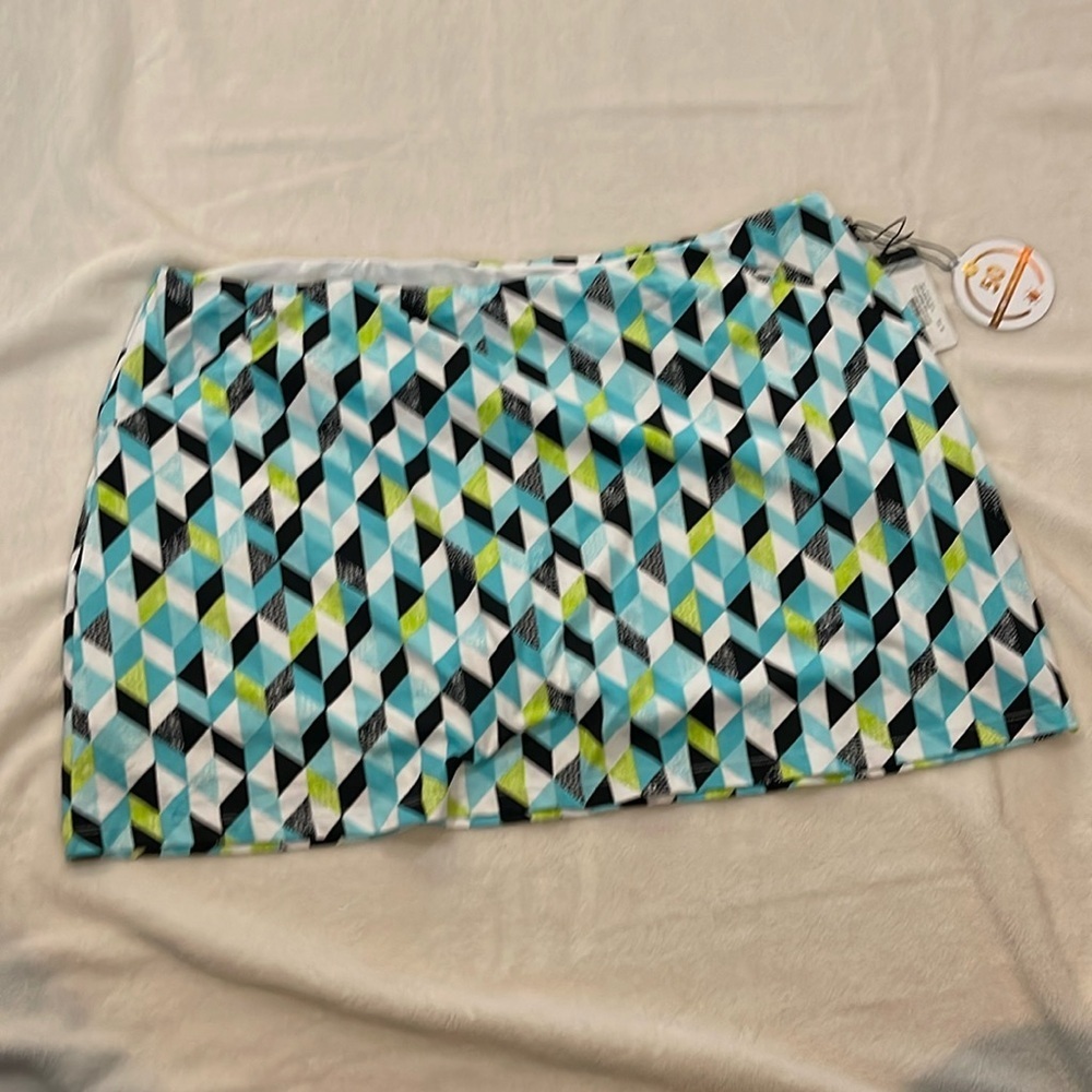 NWT Tail Magic geo skort 2x